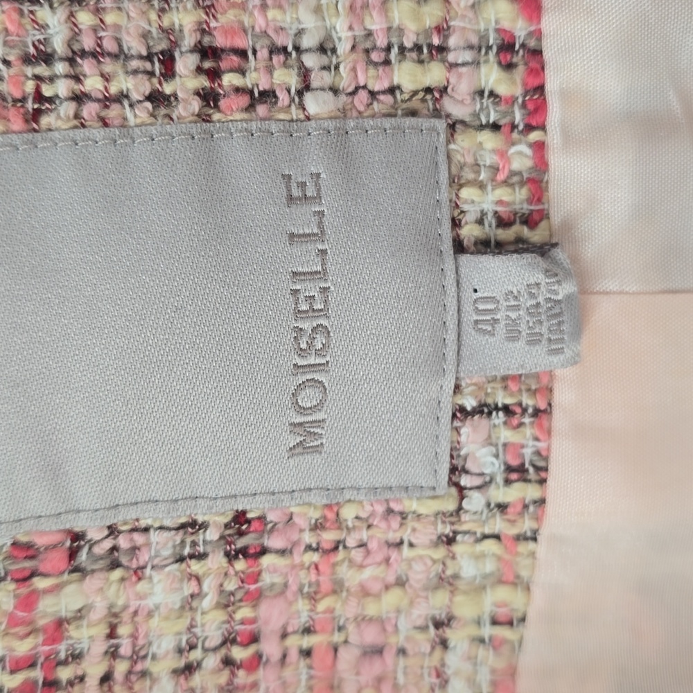 Moiselle Elegant Mulberry Silk Tweed Coat with Floral Accent - Picture 2 of 11
